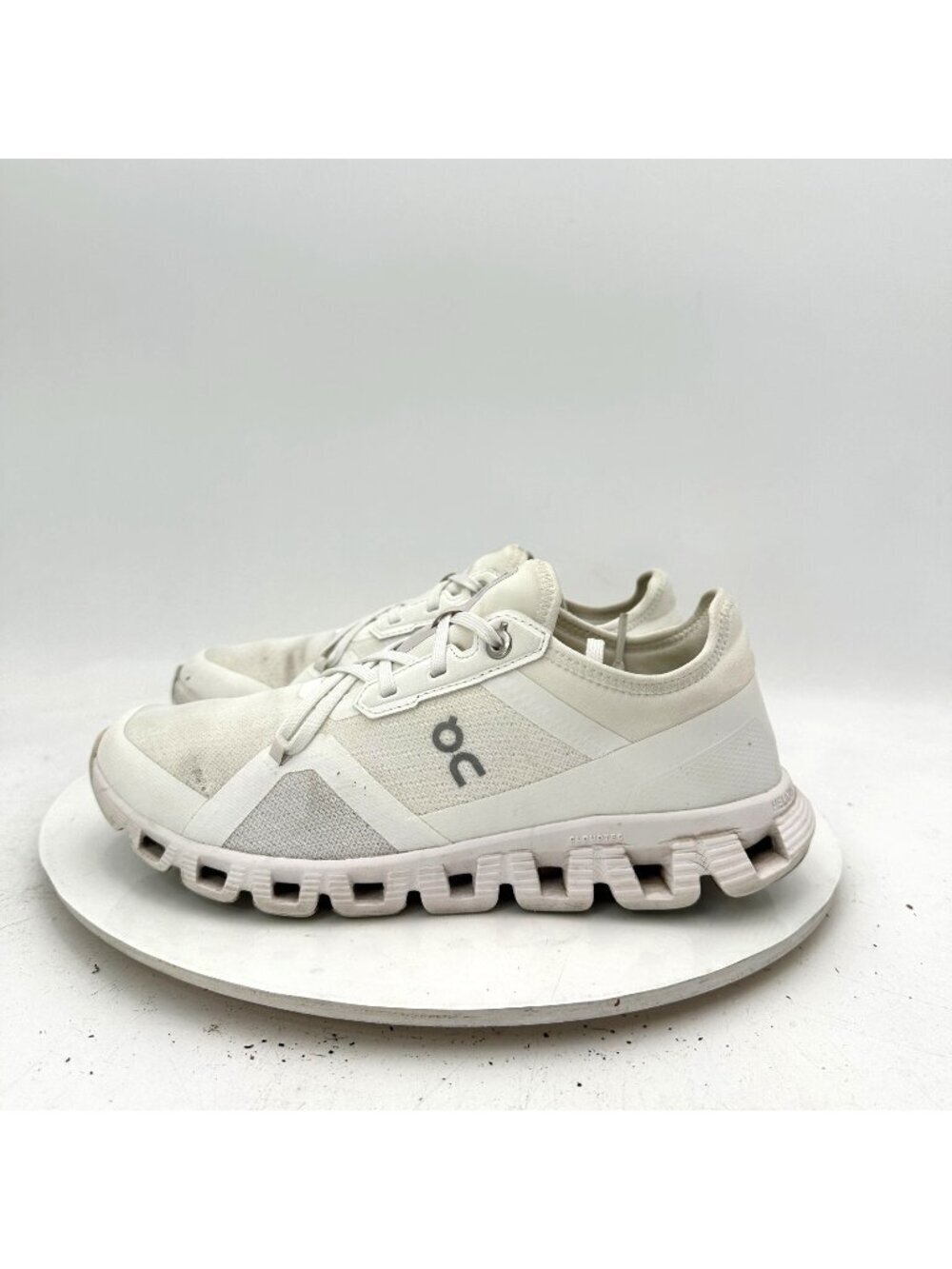 On Cloud X 3 Swiss Engineering Women Sz 7 3WD30301743 Undyed White Running Shoes